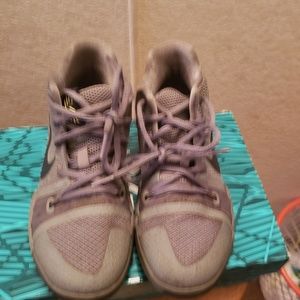 Gently worn, boys Kyrie tennis shoes
